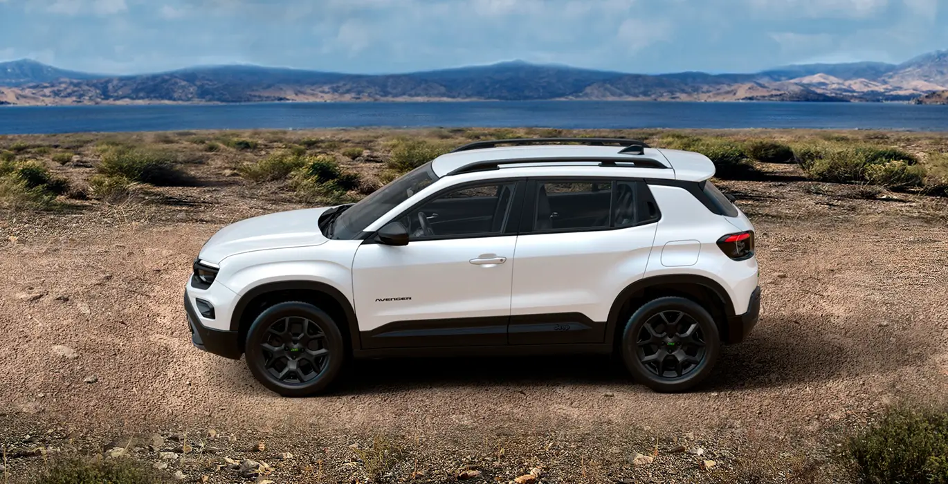JEEP AVENGER EHYBRID 4xE 136CV AUTOMATICO exterior perfil | Total Renting