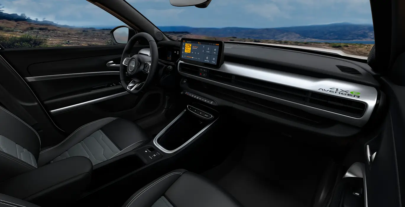JEEP AVENGER EHYBRID 4xE 136CV AUTOMATICO interior delantera 2 | Total Renting