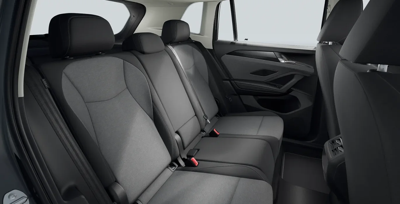 Volkswagen Tiguan 1.5 eTSI DSG interior trasera | Total Renting