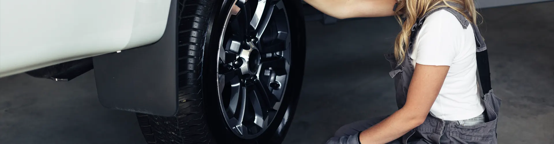 Guardabarros coche: ¿Qué es y para qué sirve?