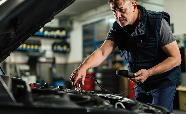 Síntomas de que la batería de tu coche se está agotando 1 sintomas de que la bateria de tu coche se esta agotando cuadrada 1 | Total Renting