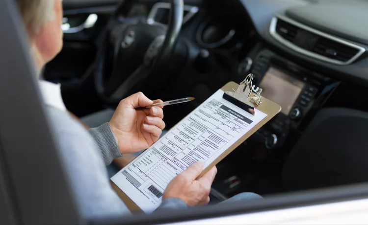 Todo sobre los vicios ocultos en un coche y cómo defender tus derechos 1 todo sobre los vicios ocultos en un coche y como defender tus derechos cuadrada 1 | Total Renting