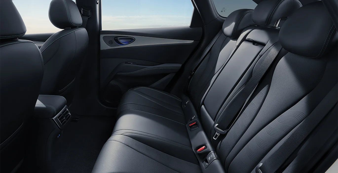 BYD Seal 6 DM-I Comfort Touring 5 BYD Seal 6 DM I Boost Touring interior trasera | Total Renting