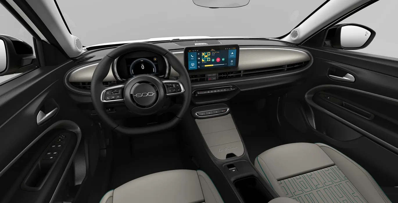 Fiat 600 MHEV LA PRIMA 1.2 145CV DDCT AUTOMATICO interior delantera | Total Renting