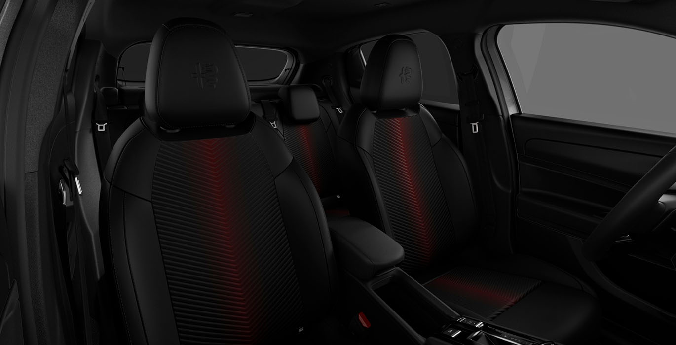 Alfa-Romeo-Junior-Ibrida-Speciale-100kW-136CV-interior-trasera