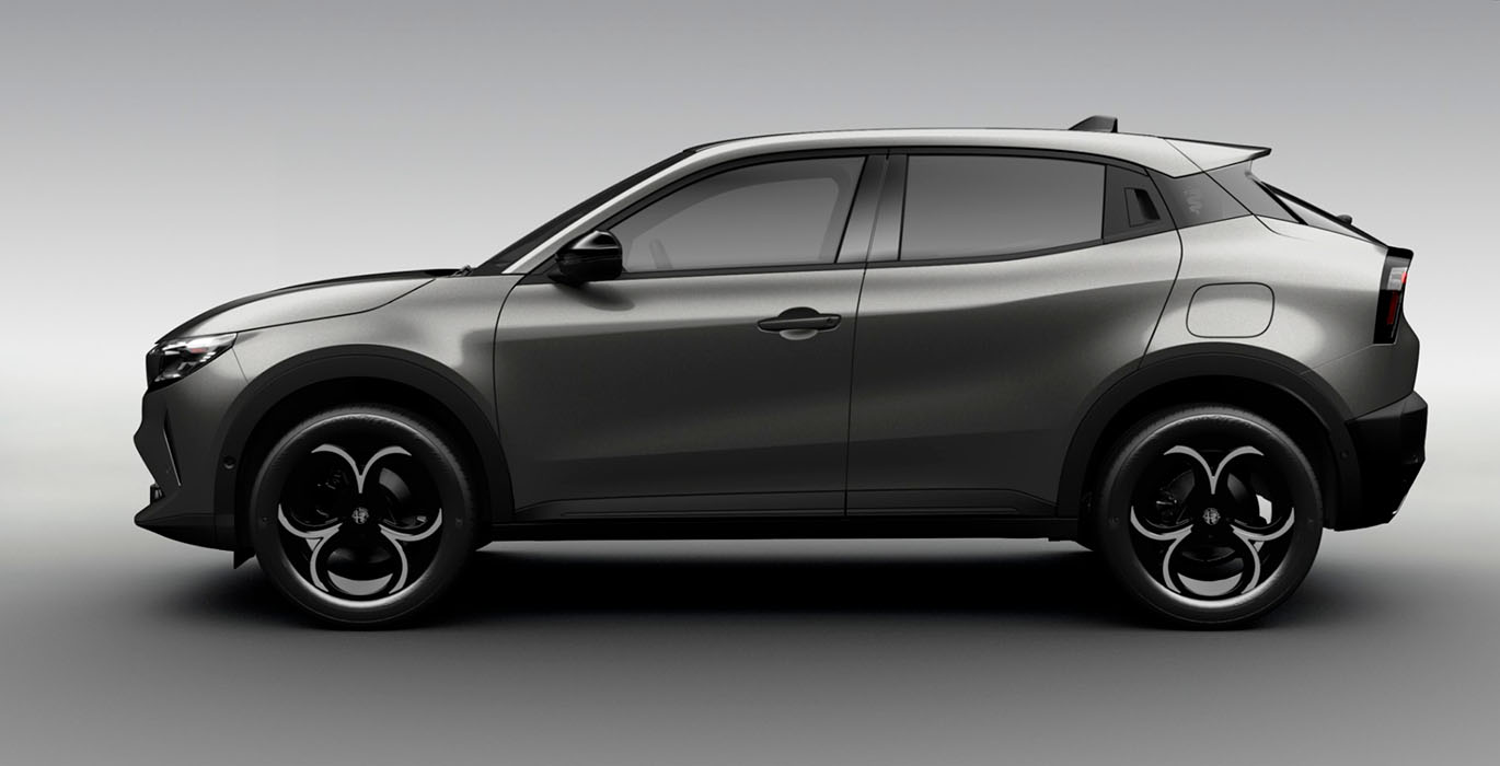 Alfa-Romeo-Junior-Ibrida-Speciale-100kW-136CV-lateral