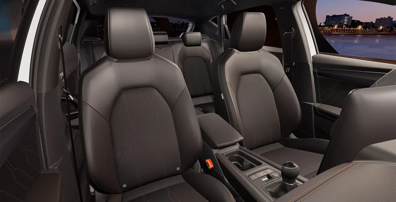 Cupra León 1.5 TSI 110kW 6 Cupra Leon 1.5 TSI 110kW interior trasera | Total Renting