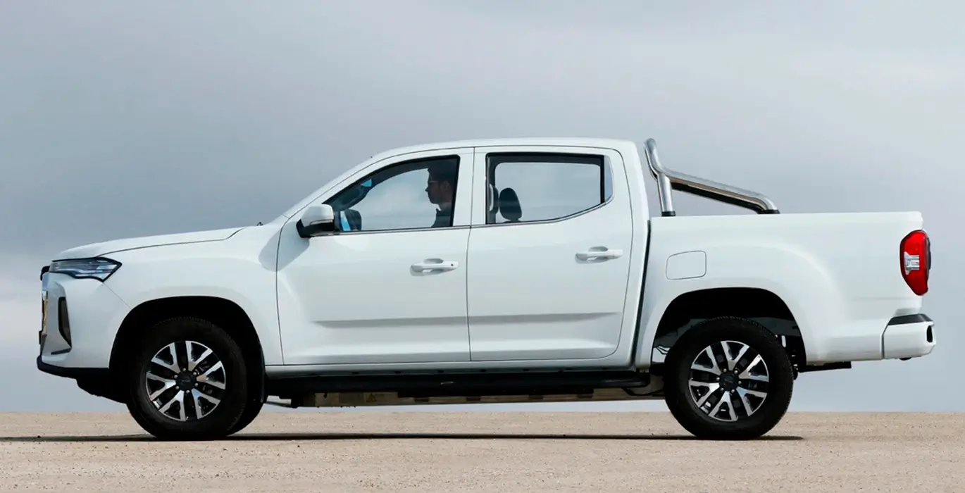 Maxus T90 EV 2 Maxus T90 EV lateral | Total Renting