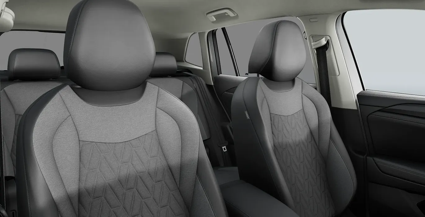 Volkswagen Tiguan Más 1.5 TSI eHybrid 150kW (204CV) DSG 5 Volkswagen Tiguan Mas 1.5 TSI eHybrid 150kW 204CV DSG interior delantera II | Total Renting