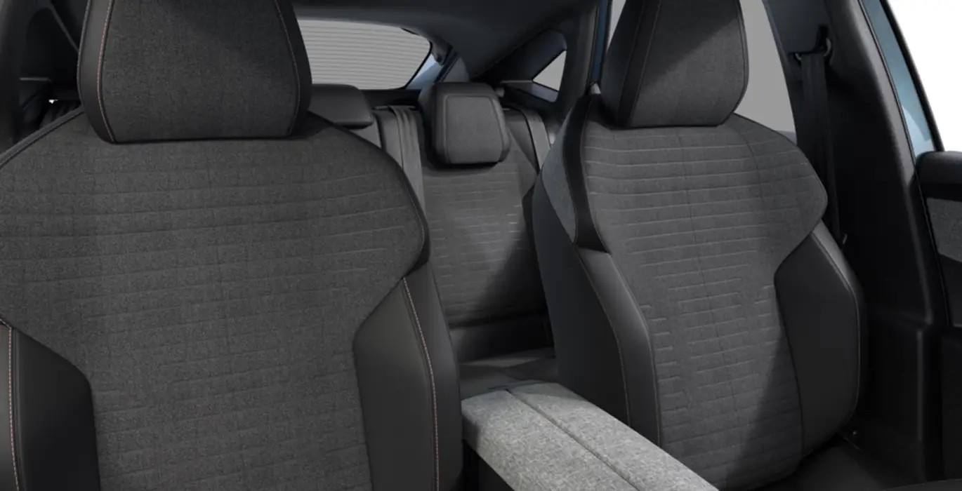 Peugeot-3008-Hybrid-1.2-107kW-Allure-eDCS6-interior-trasera.webp