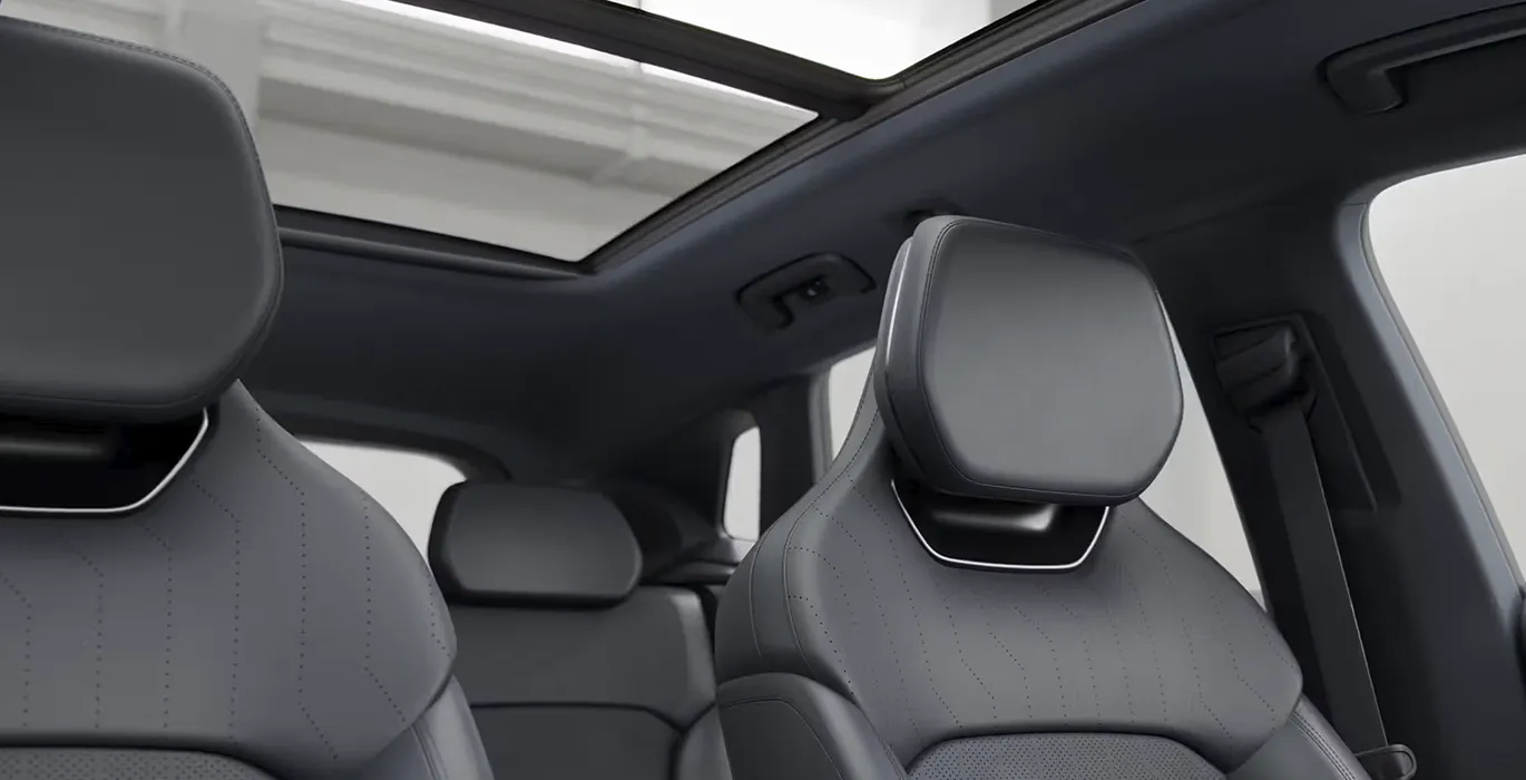 Lynk &amp; Co 08 1.5 PHEV Core interior delantera II