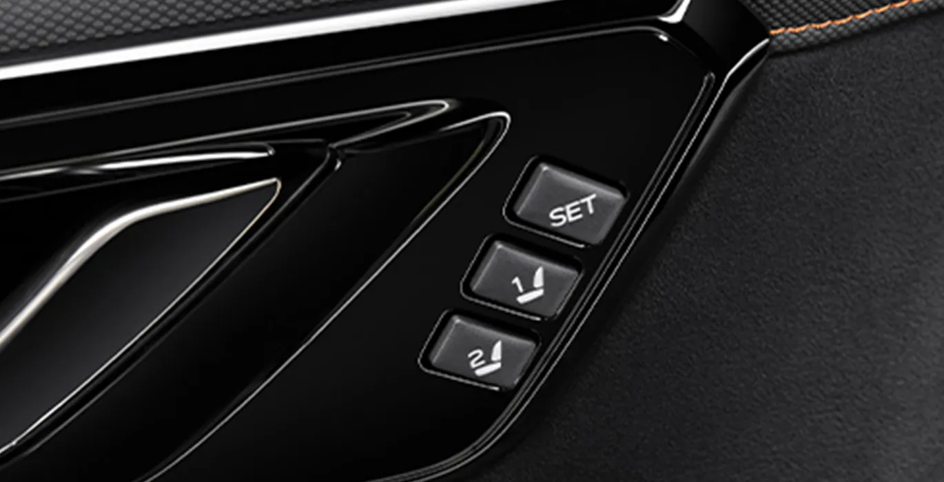 Subaru-Forester-2.0i-Hybrid-Field-CVT-interior-botonoes.webp